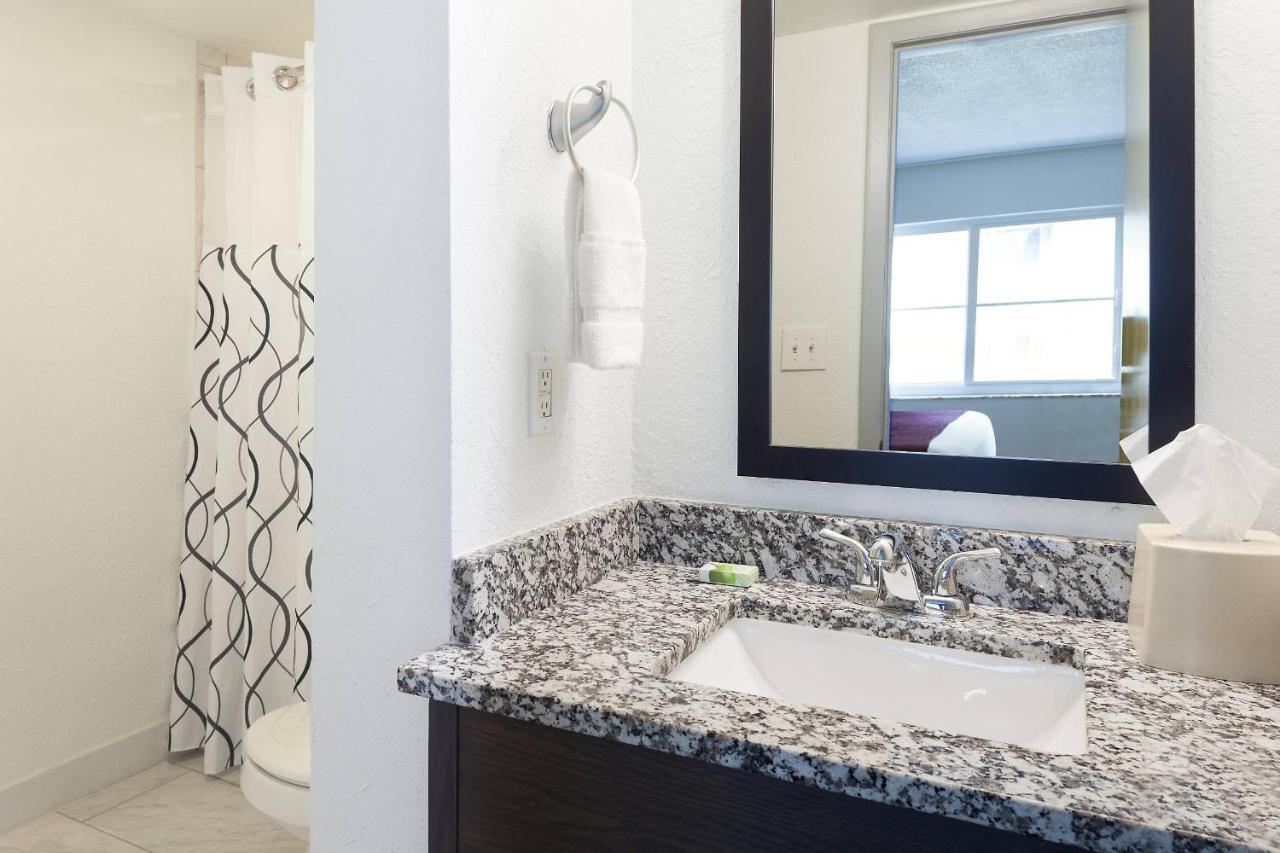 Solara Surfside Hotel Bagian luar foto