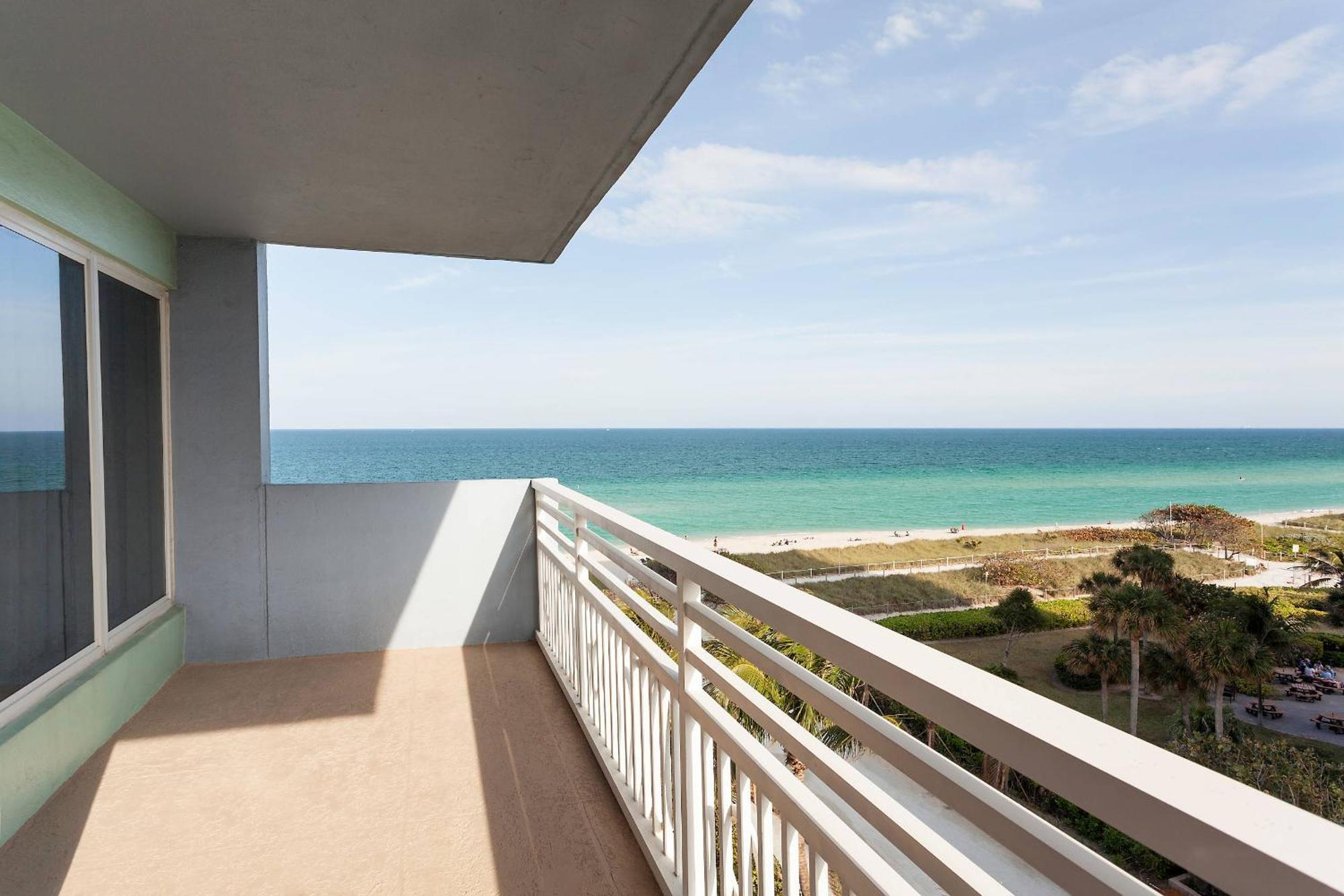 Solara Surfside Hotel Bagian luar foto